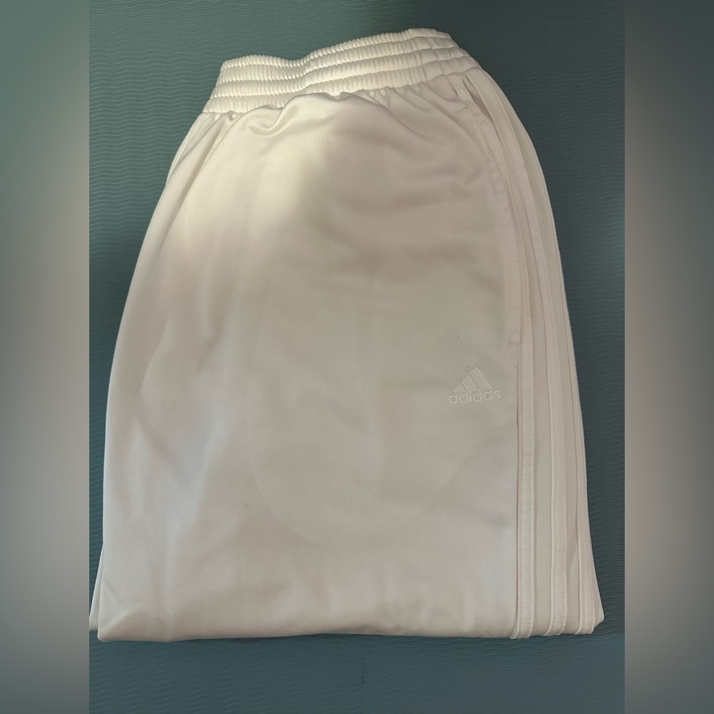Adidas Man pants size medium good condition